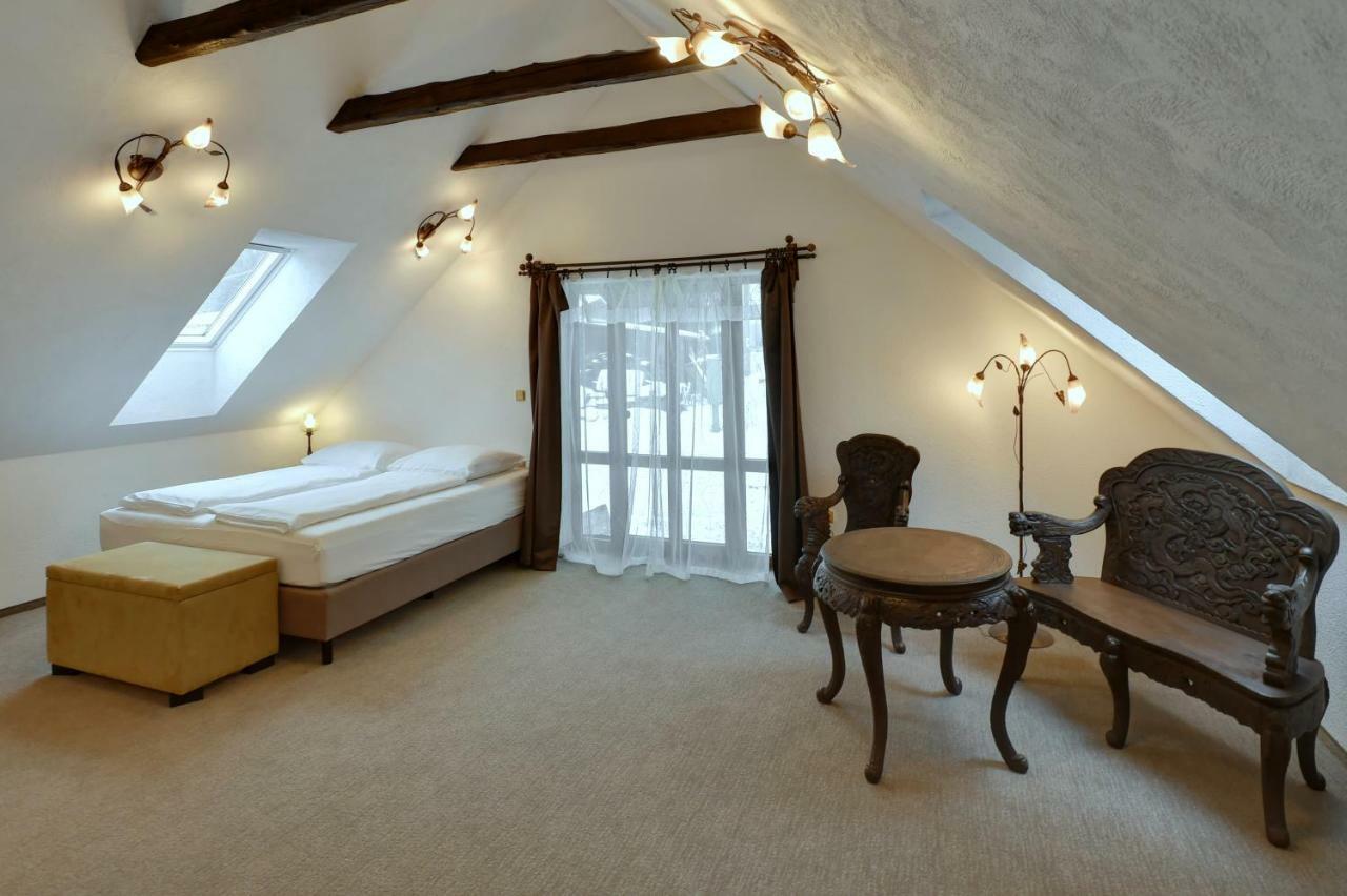 Zamecka Fortovna Obora - Forester House Kaznejov Buitenkant foto