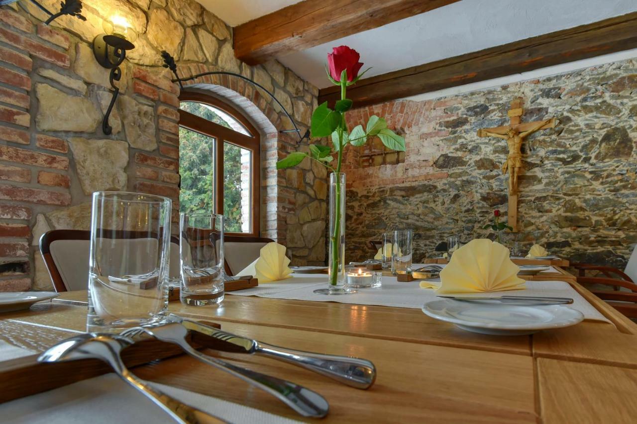 Zamecka Fortovna Obora - Forester House Kaznejov Buitenkant foto