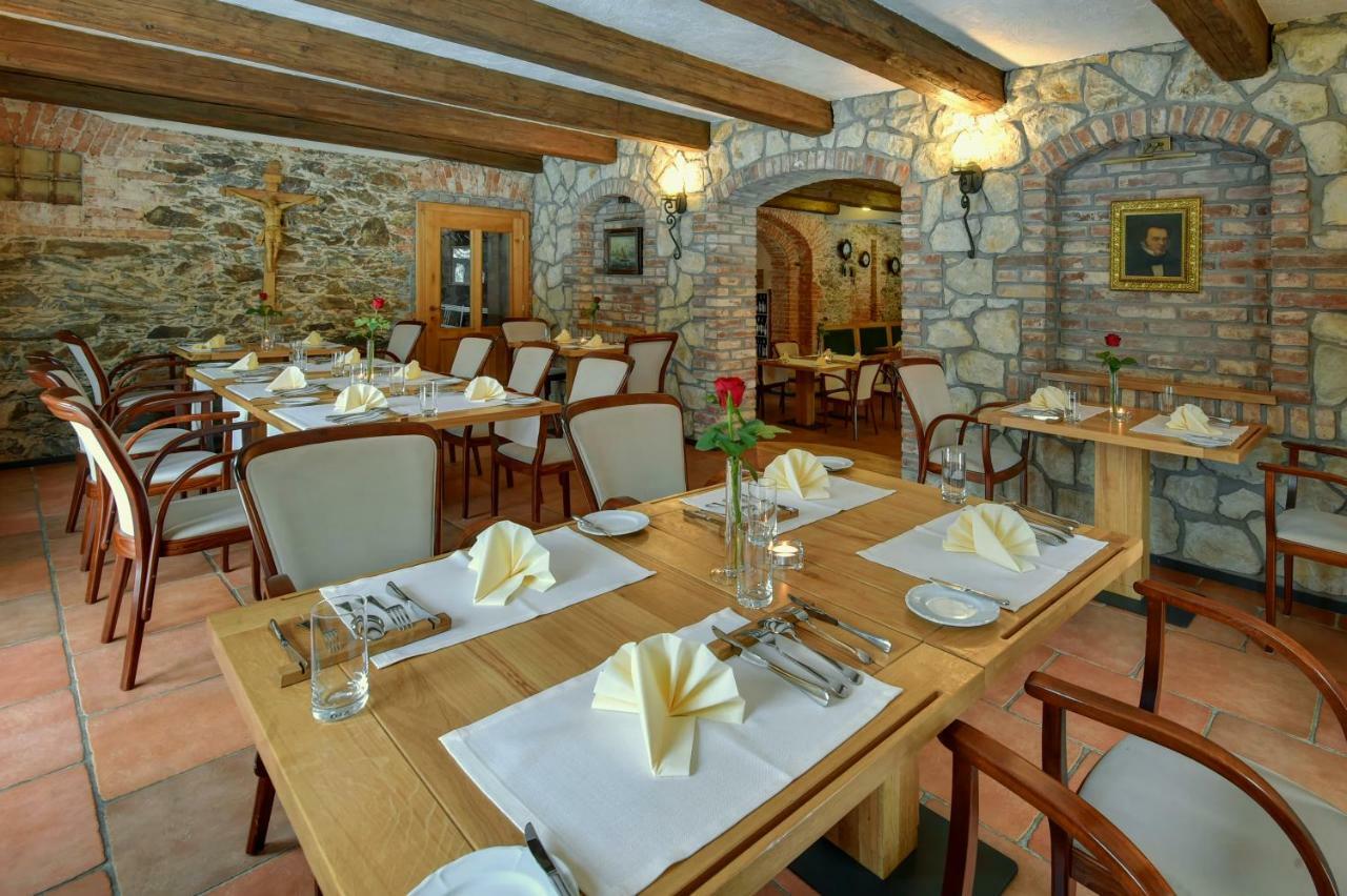 Zamecka Fortovna Obora - Forester House Kaznejov Buitenkant foto