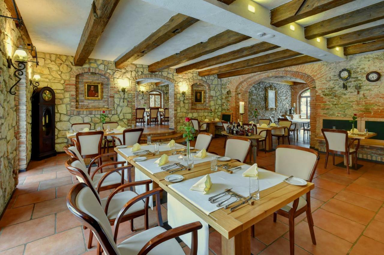 Zamecka Fortovna Obora - Forester House Kaznejov Buitenkant foto
