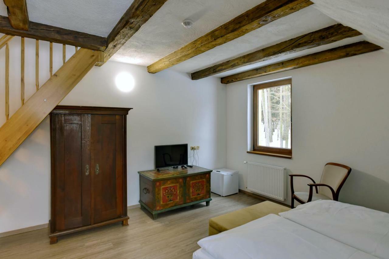 Zamecka Fortovna Obora - Forester House Kaznejov Buitenkant foto