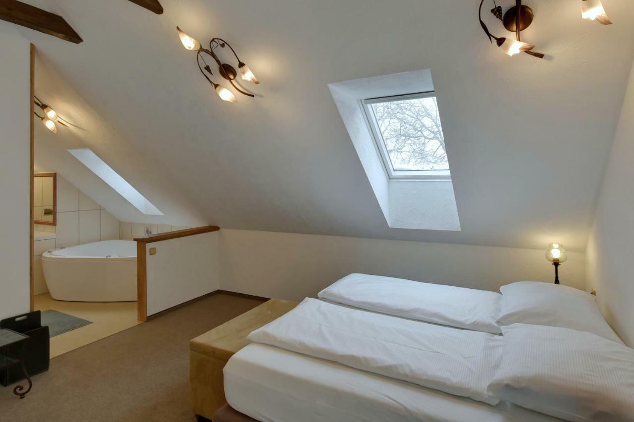 Zamecka Fortovna Obora - Forester House Kaznejov Buitenkant foto
