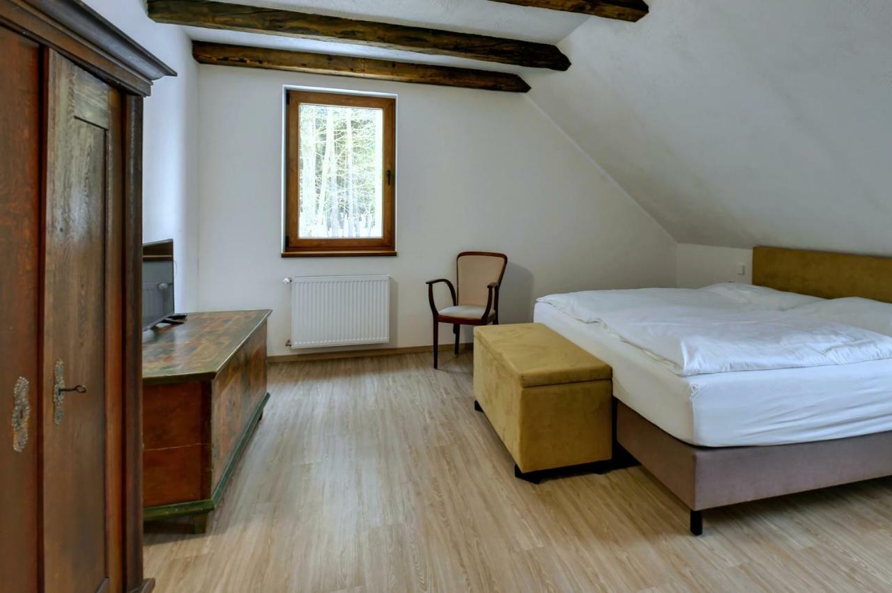 Zamecka Fortovna Obora - Forester House Kaznejov Buitenkant foto