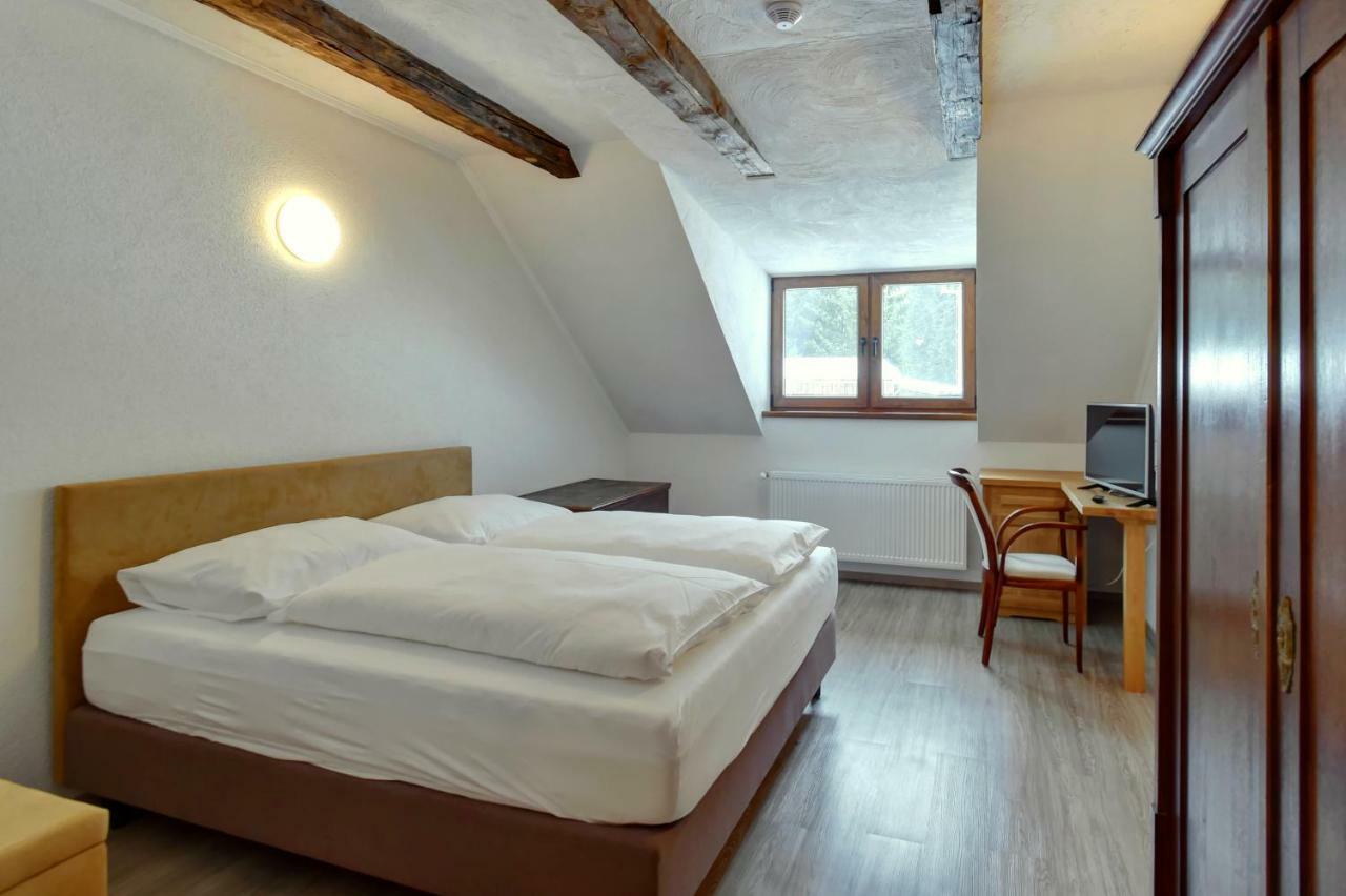 Zamecka Fortovna Obora - Forester House Kaznejov Buitenkant foto