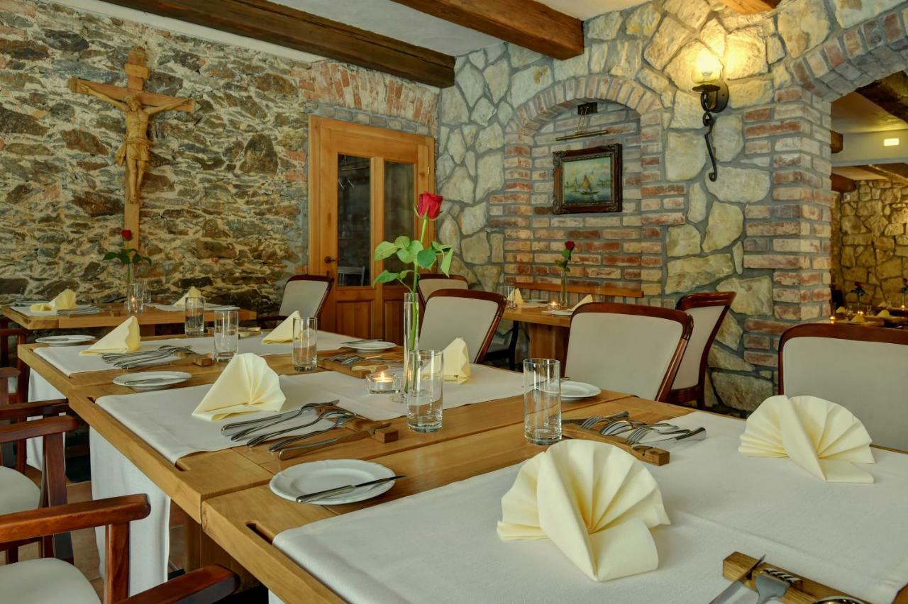 Zamecka Fortovna Obora - Forester House Kaznejov Buitenkant foto