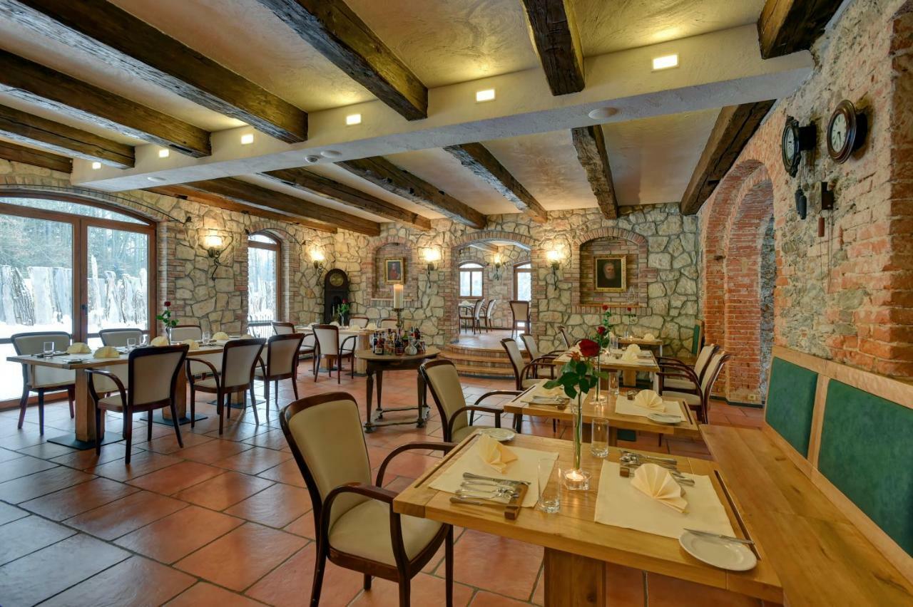Zamecka Fortovna Obora - Forester House Kaznejov Buitenkant foto
